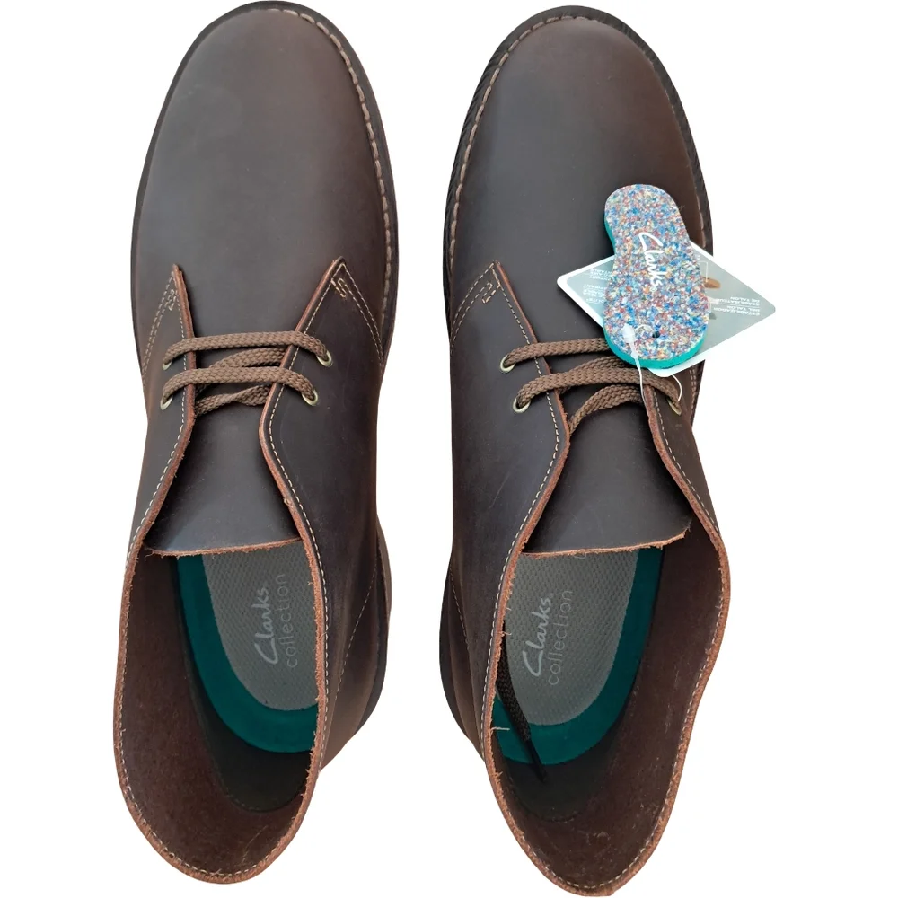 Clarks Brown Leather Men's Chukka Boots with Tan Sole